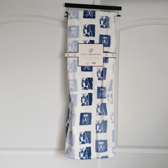 Boston Terrier Frenchie Face Print Plush Throw Blanket 50" x 70" White Blue NWT - Picture 10 of 10